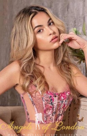 Tomina London Escort