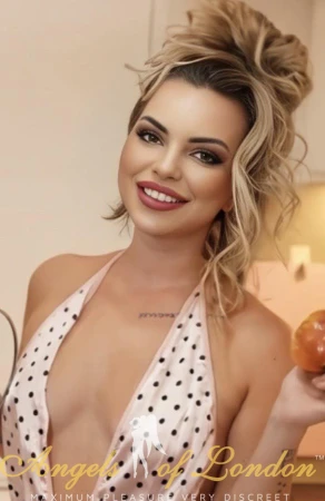 Julla London Escort