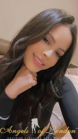 Holli (28) London Escort