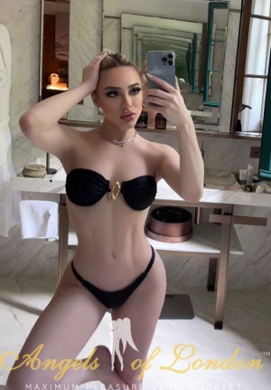Alpine (22) London Escort