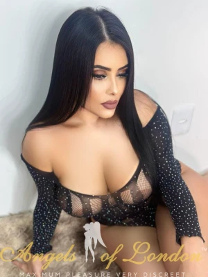 Omniva (29) London Escort