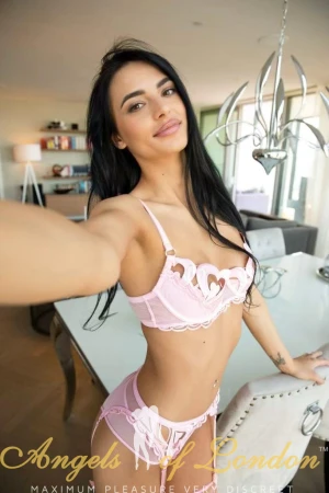 Alletta (21) London Escort