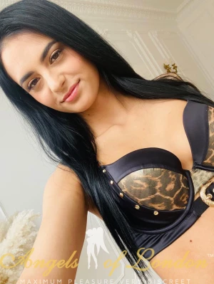 Alletta (21) London Escort