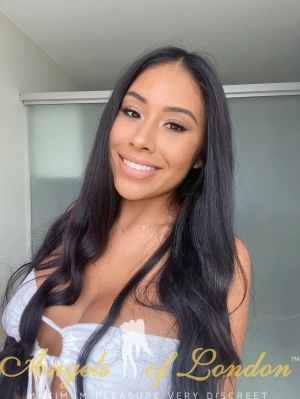 Rosa (23) London Escort