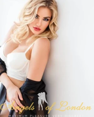 Emilliana (23) London Escort