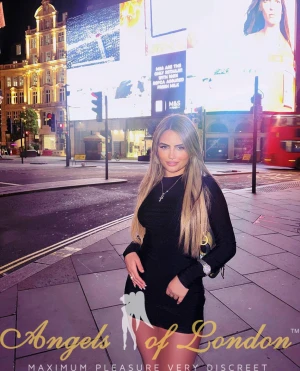 Clover (23) London Escort