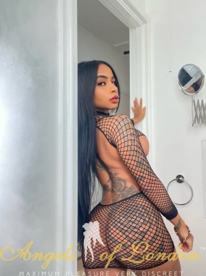 Zarah (26) London Escort