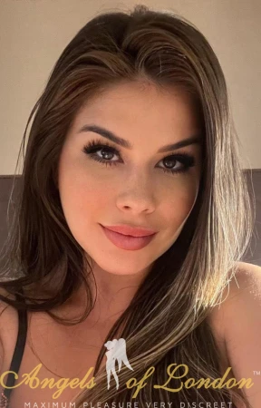 London escort Ananda face