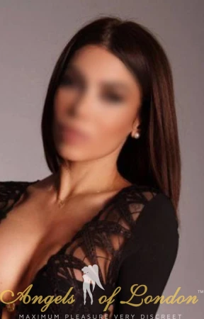 Zeyna (24) London Escort