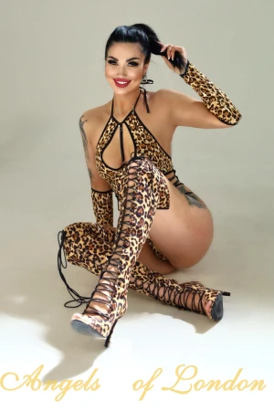London escort Neyna in leopard print