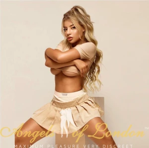 Manzana (21) London Escort