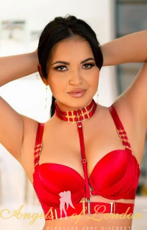 London escort Beatrice face