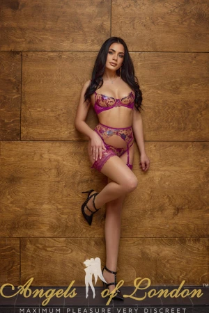 Bonnie (20) London Escort