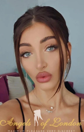 Colombian escort Stephie face