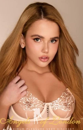 Young escort Hadar face