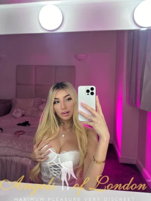 Luxia (19) London Escort