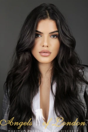 London escort Izaura head shot