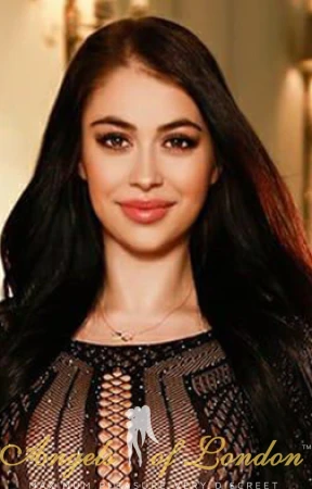 London escort Aliya face