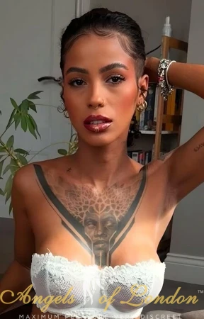 London escort Ronalda face