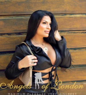 London escort Lavella in black