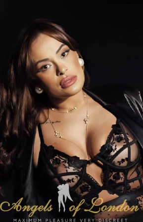 London escort Morela face