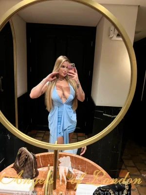 Zosma (24) London Escort