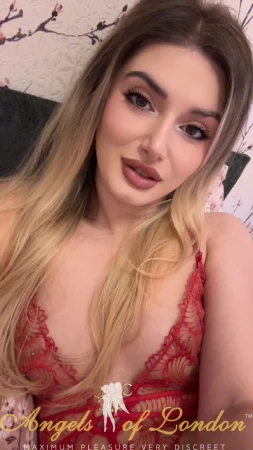 escort model Alma selfie