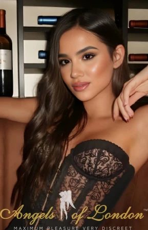 London escort Zorana face