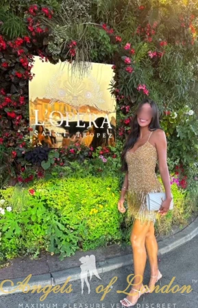 London escort Tarla outdoors