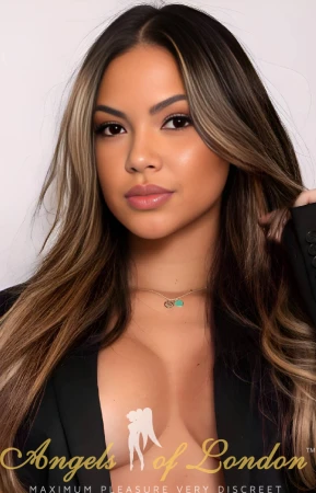 London escort Novitera face