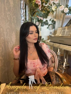 Minola (24) London Escort
