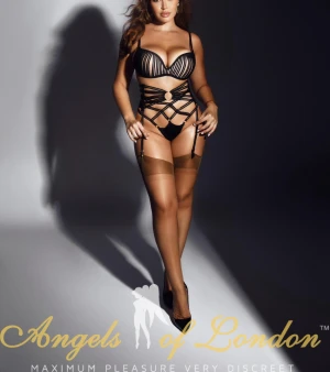 Curvy escort Lakia in black stockings