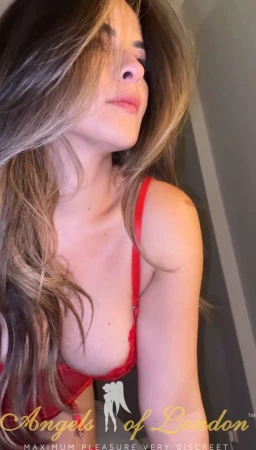 London escort Hottie selfie in red bra