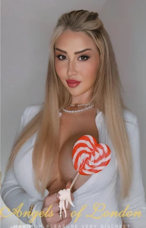 London escort Patrina face