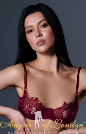 London Escort Beril  face