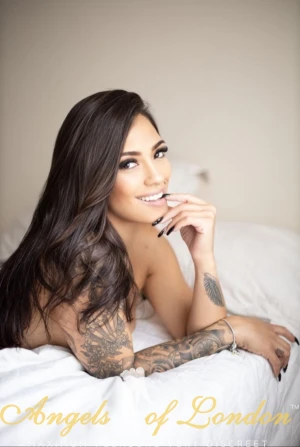 London escort Sharlee face shot
