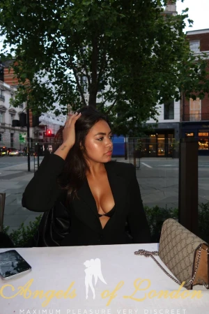 London escort Tissa outdoors