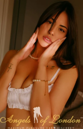 Cree London Escort