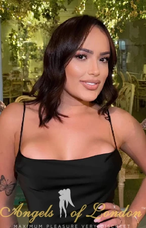 London escort Helma face