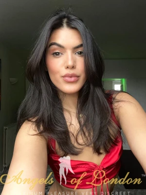 Izaura (23) London Escort