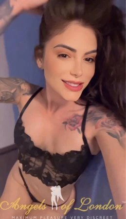 Brazilian escort Freesia selfie in black bra