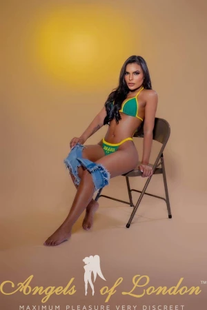 Cadbury (26) London Escort