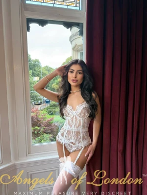 Gummi (22) London Escort