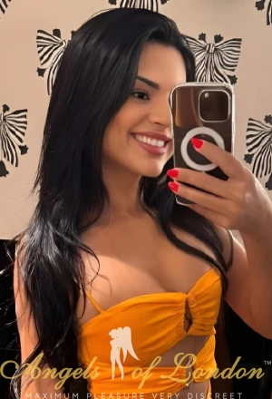 London escort Ainava face