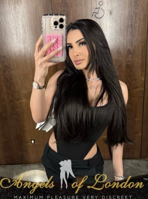 London escort Lasca mirror selfie