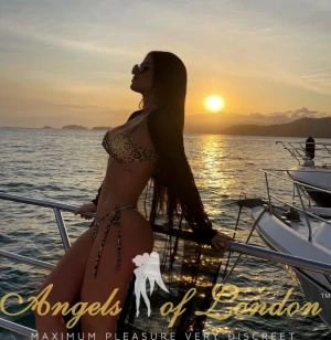 London escort Lasca at sunset