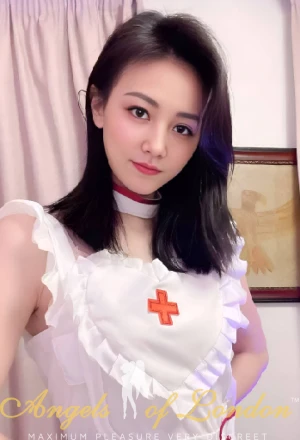 London escort Lina face