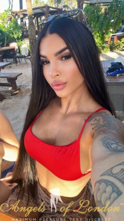 London escort Vichy selfie
