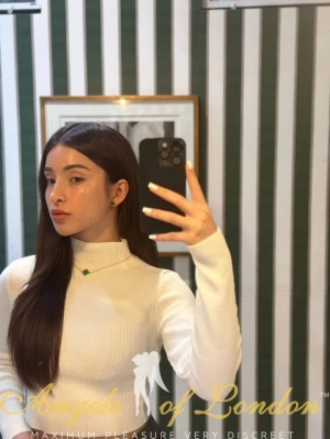 Hora (20) London Escort
