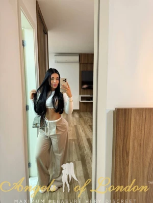 London escort Furonda selfie